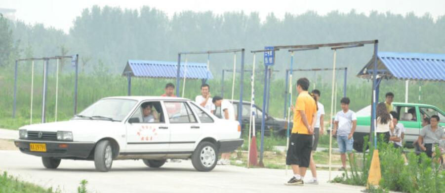 鄭州鴻泰駕校訓(xùn)練場