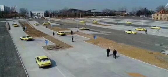 青島運(yùn)通駕校訓(xùn)練場(chǎng)