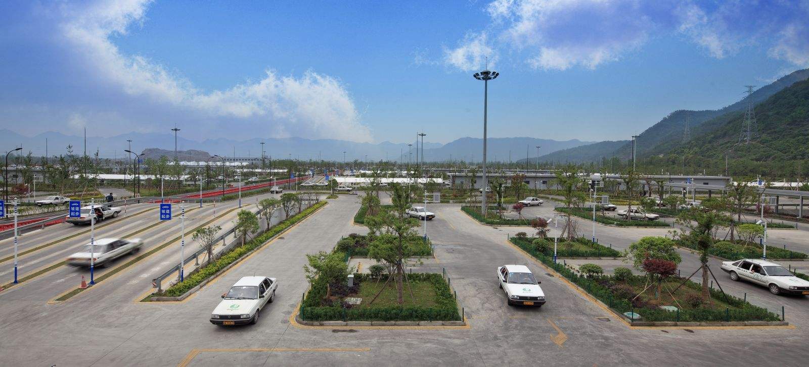 科目二側(cè)方位停車